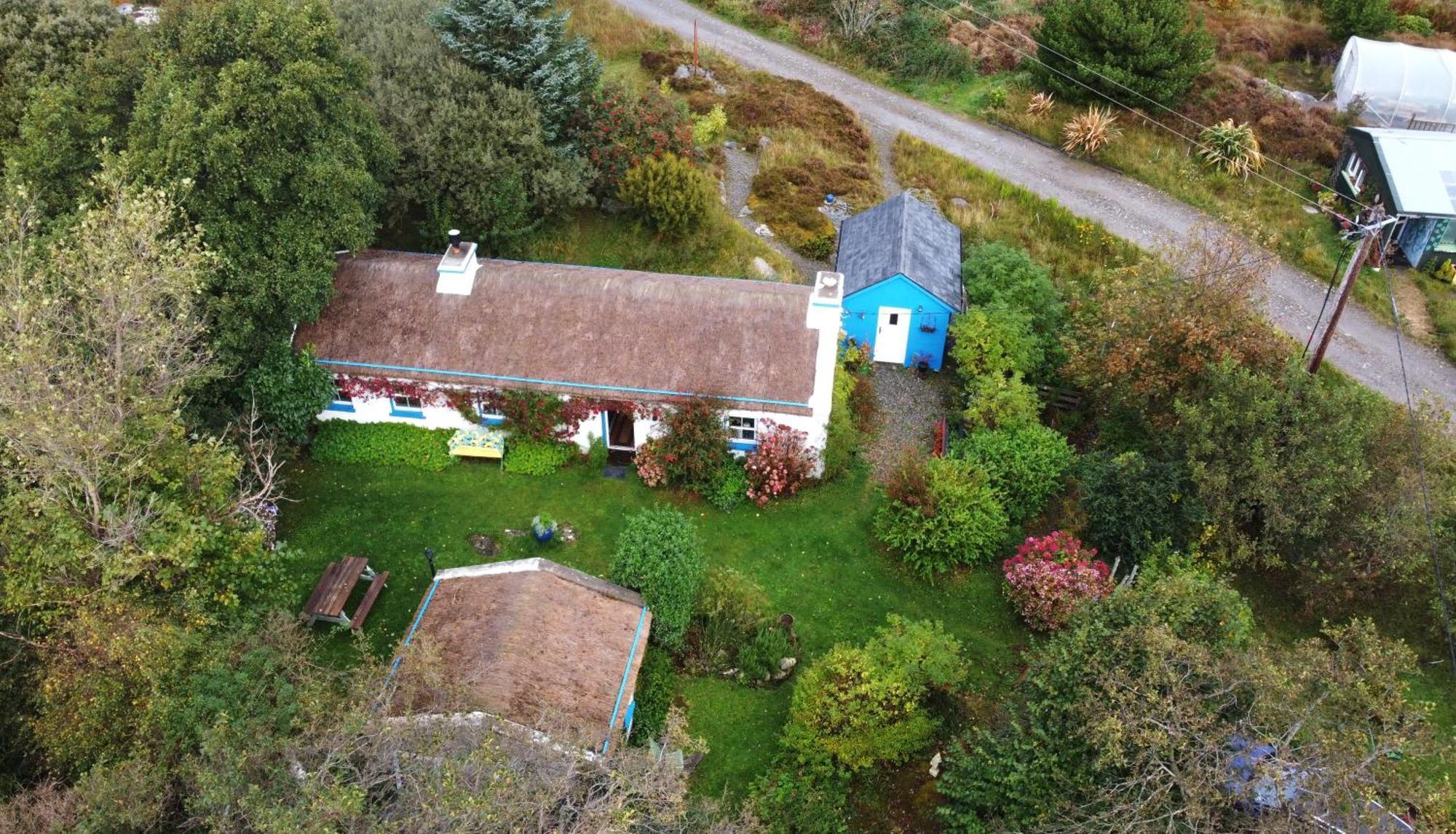 The Rockhouse - Cosy Stone Built Thatch Cottage Dungloe Dış mekan fotoğraf